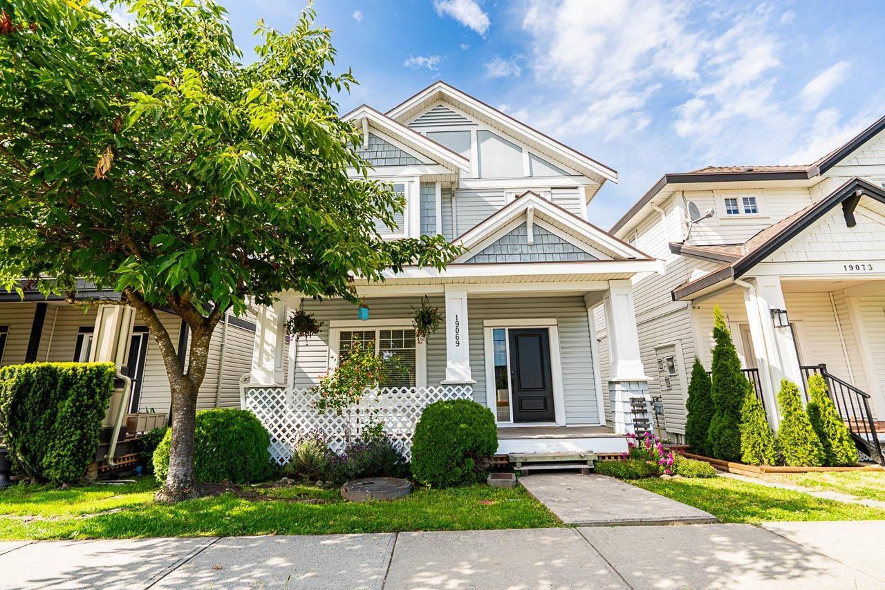 19069 72 AVENUE, surrey, British Columbia