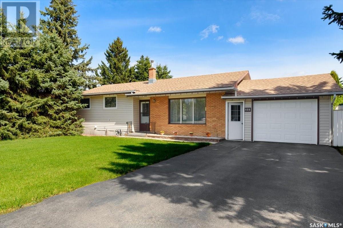 109 Charles Crescent, Balcarres, Saskatchewan  S0G 0C0 - Photo 2 - SK008229