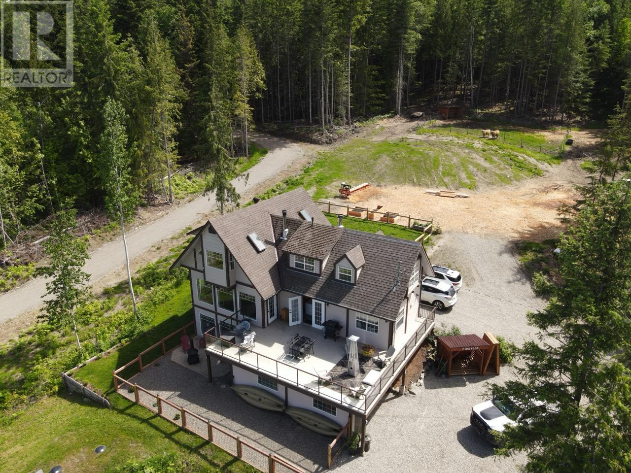 4784 Ivy Road, Eagle Bay, British Columbia  V0E 1T0 - Photo 7 - 10348965