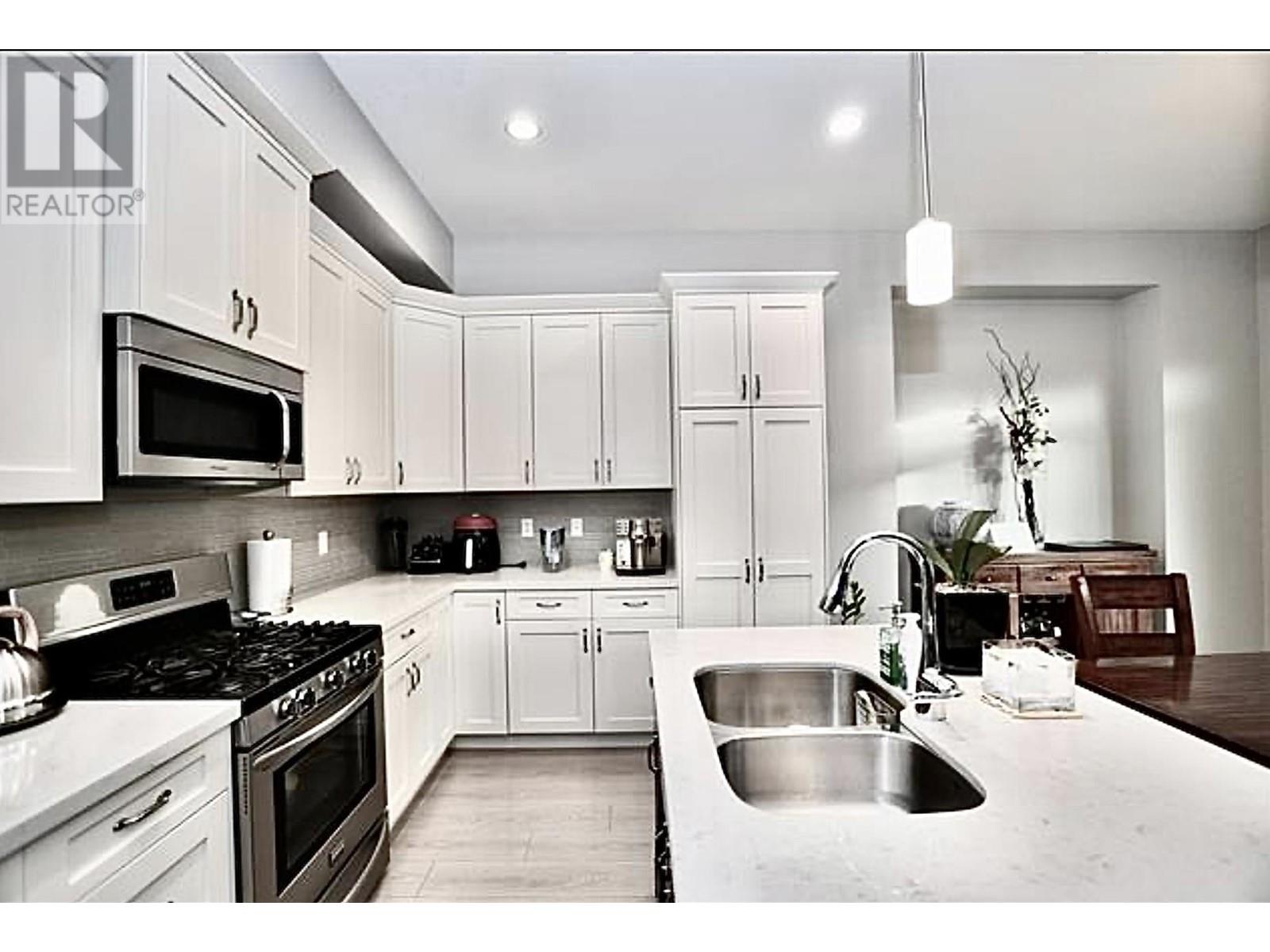 24442 113 Avenue, Maple Ridge, British Columbia  V2W 5H4 - Photo 2 - R3010470