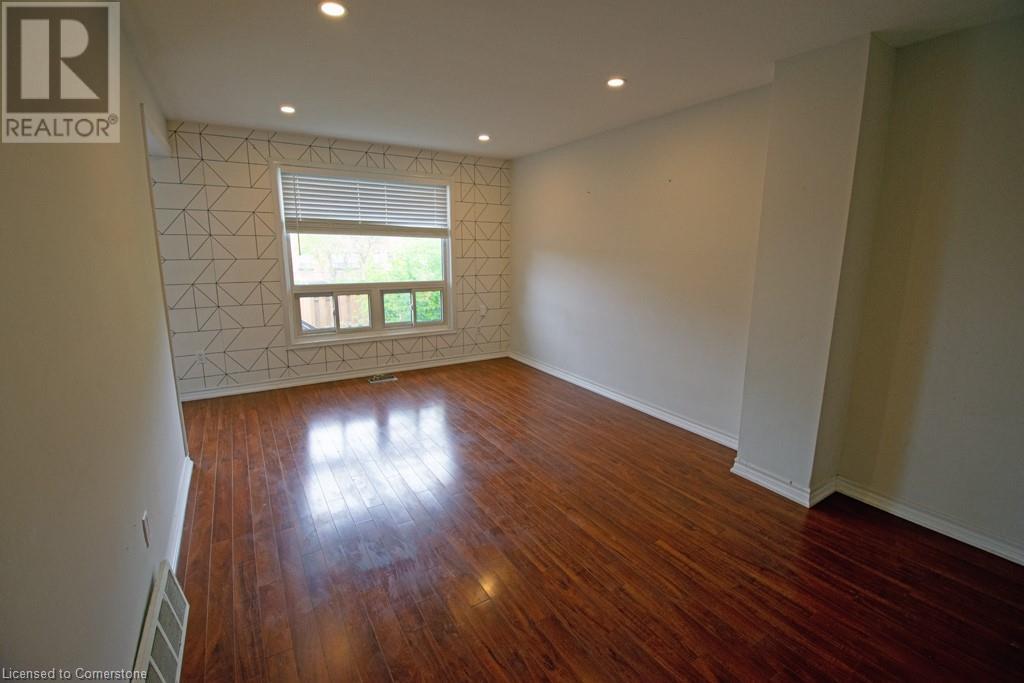 Property at 11 COLMAR Place Unit# 5 image 3