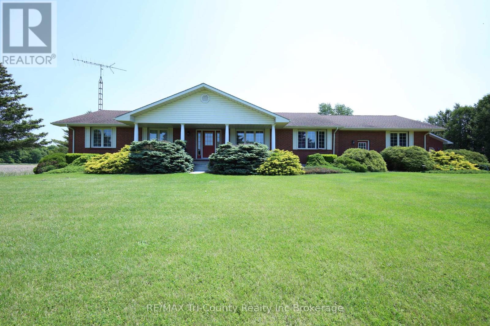 916 Norfolk County 28 Road, Norfolk, Ontario  N0E 1G0 - Photo 3 - X12194234