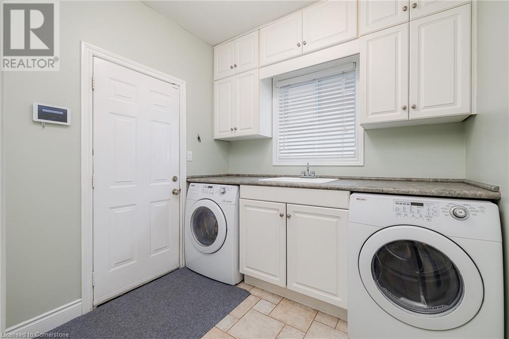679 Salzburg Drive, Waterloo, Ontario  N2V 2N8 - Photo 13 - 40736900