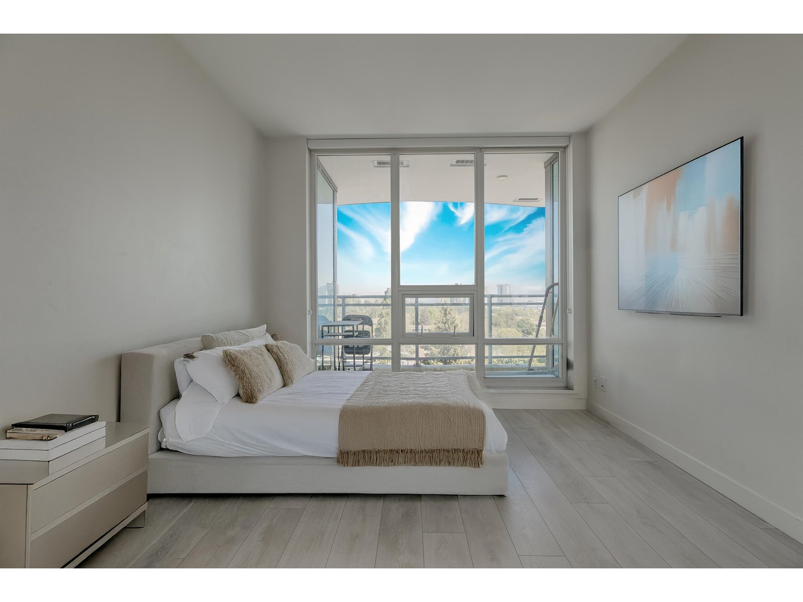 802 13318 104 Avenue, Surrey, British Columbia  V3T 0R2 - Photo 3 - R3011118