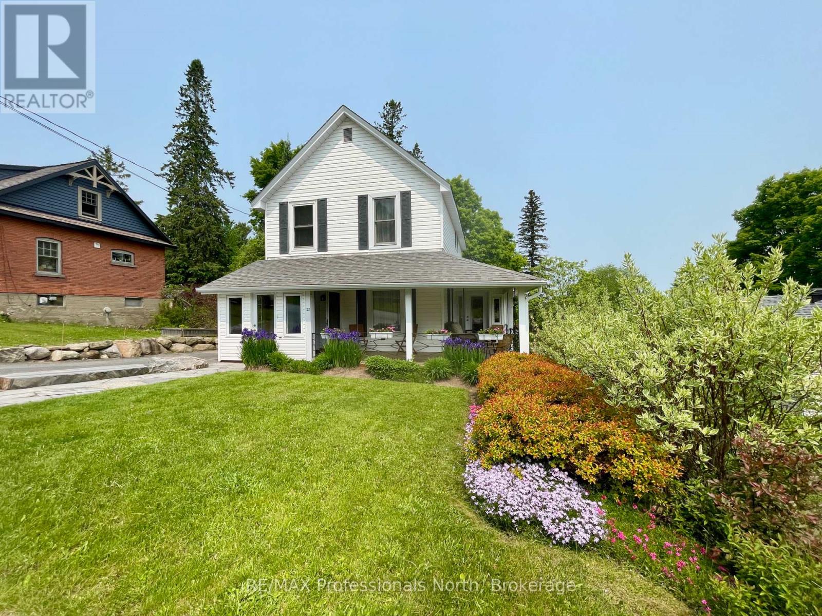 Property at 22 LANSDOWNE ST W STREET image 1