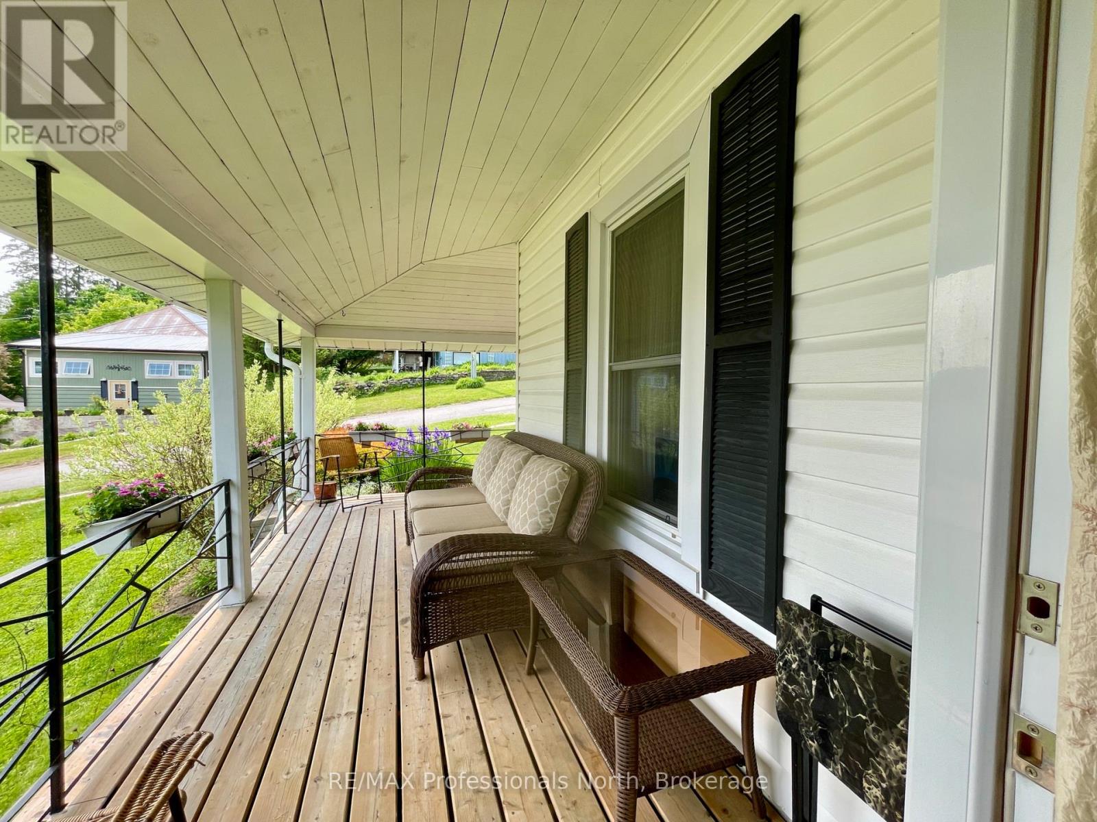 22 Lansdowne St W Street, Huntsville, Ontario  P1H 1W1 - Photo 20 - X12194249