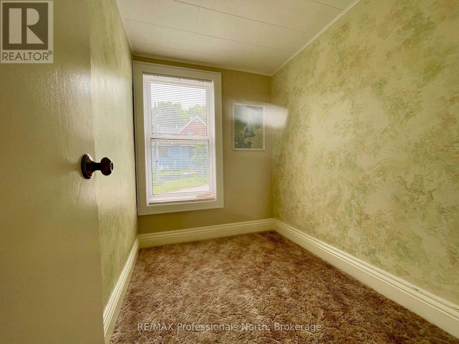22 Lansdowne St W Street, Huntsville, Ontario  P1H 1W1 - Photo 28 - X12194249
