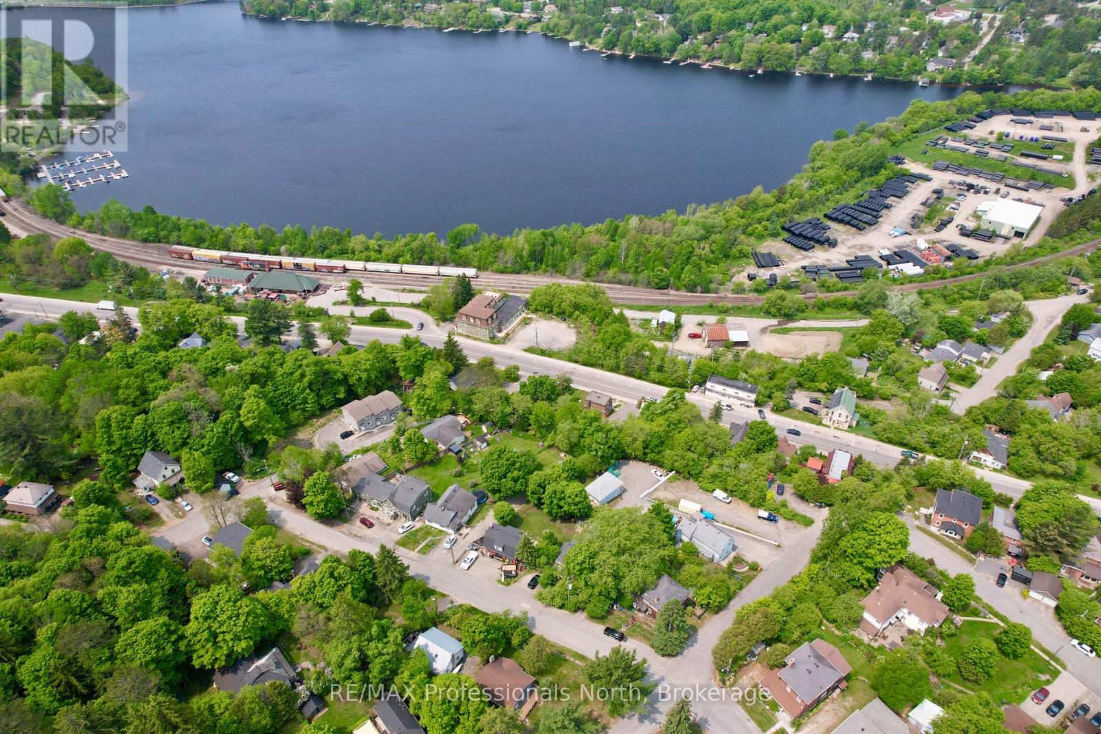 Property at 22 LANSDOWNE ST W STREET image 4