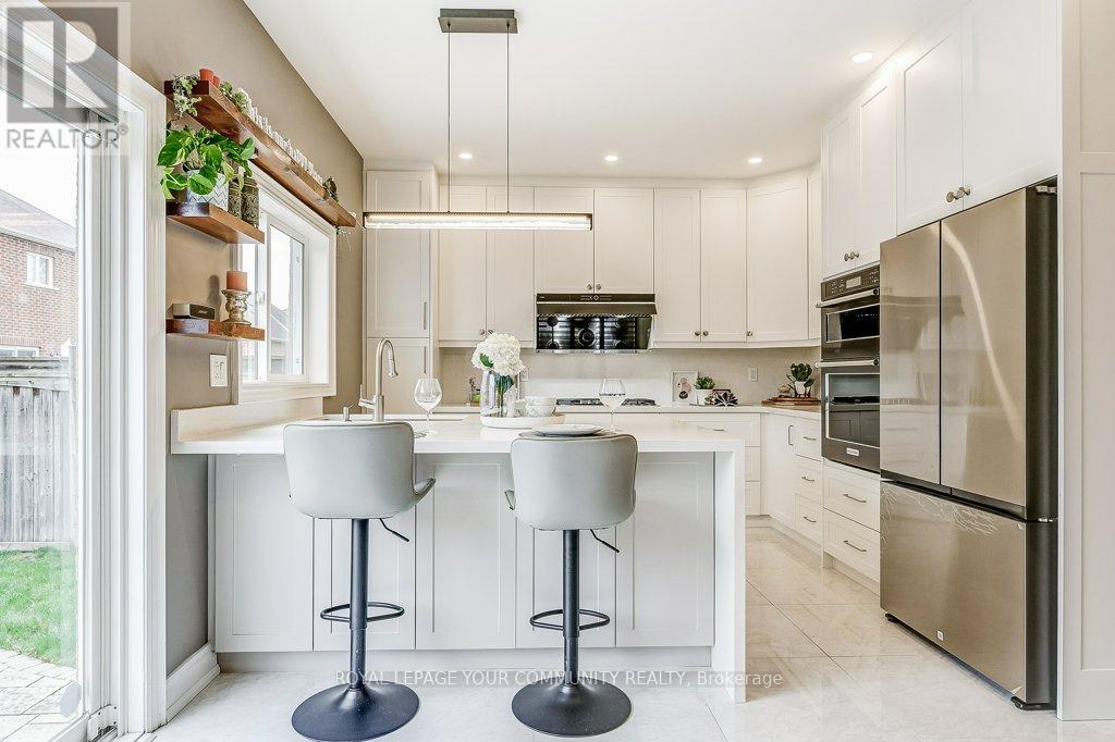 Property at 67 PONDMEDE CRESCENT image 2