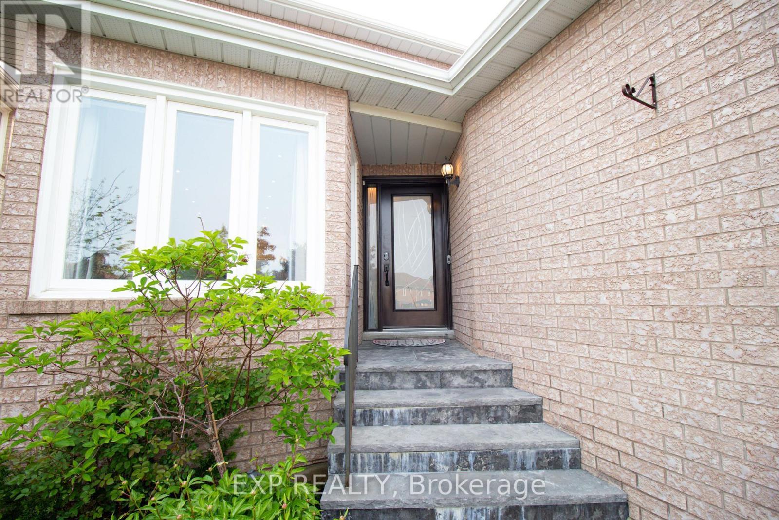 56 Casa Grande Street, Richmond Hill, Ontario  L4S 1R1 - Photo 10 - N12194181