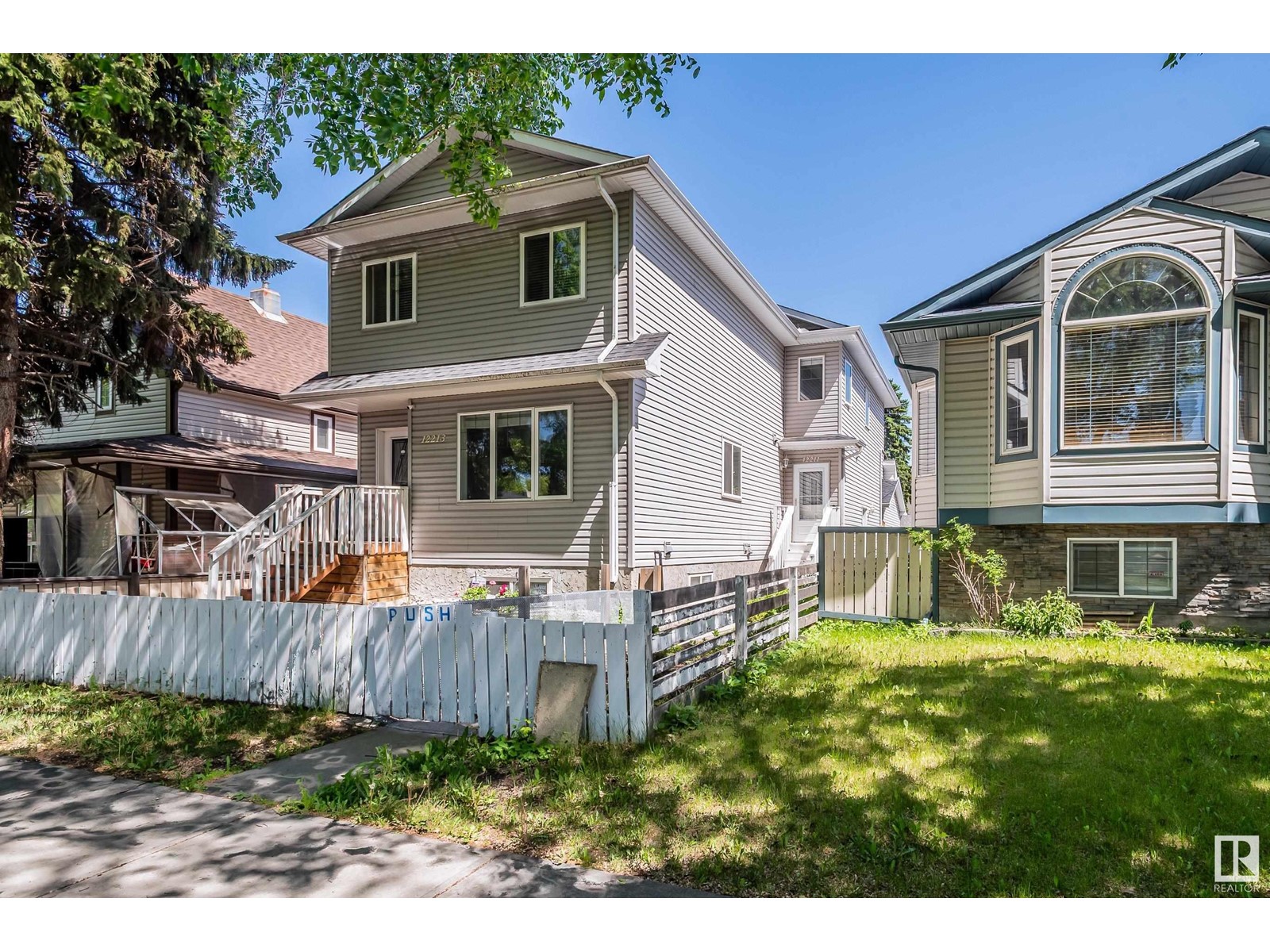 Property at 12211 91 ST NW image 1