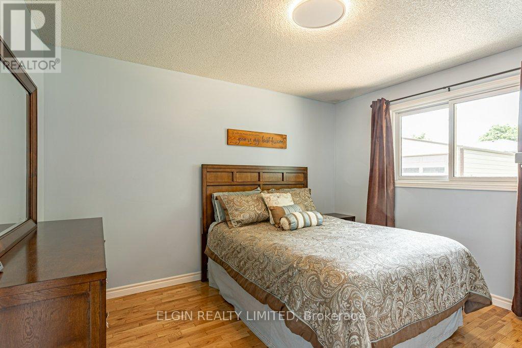 Photo 11 of 27 for 38 Farmington Avenue