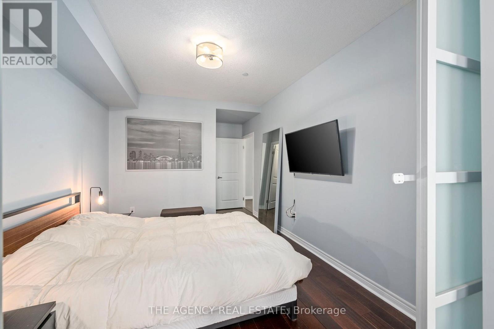 Photo 12 of 41 for 1701 - 330 Ridout Street N