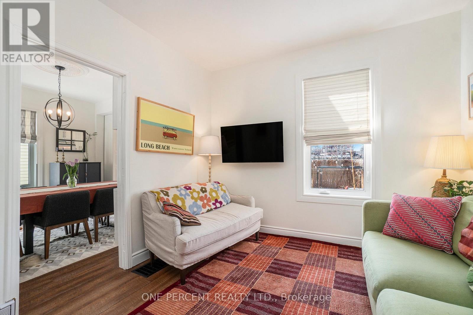 266 Bradley Avenue, Ottawa, Ontario  K1L 7E9 - Photo 5 - X12194215