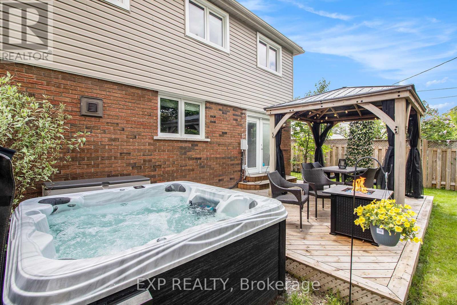733 Southmore Drive W, Ottawa, Ontario  K1V 7A2 - Photo 28 - X12194252
