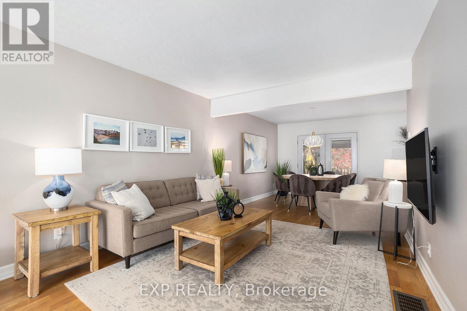 733 Southmore Drive W, Ottawa, Ontario  K1V 7A2 - Photo 6 - X12194252