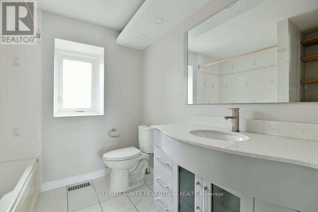 202 Kehoe Street, Ottawa, Ontario  K2B 6A5 - Photo 12 - X12194256