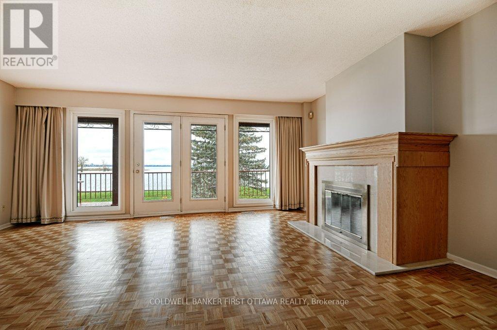 202 Kehoe Street, Ottawa, Ontario  K2B 6A5 - Photo 4 - X12194256
