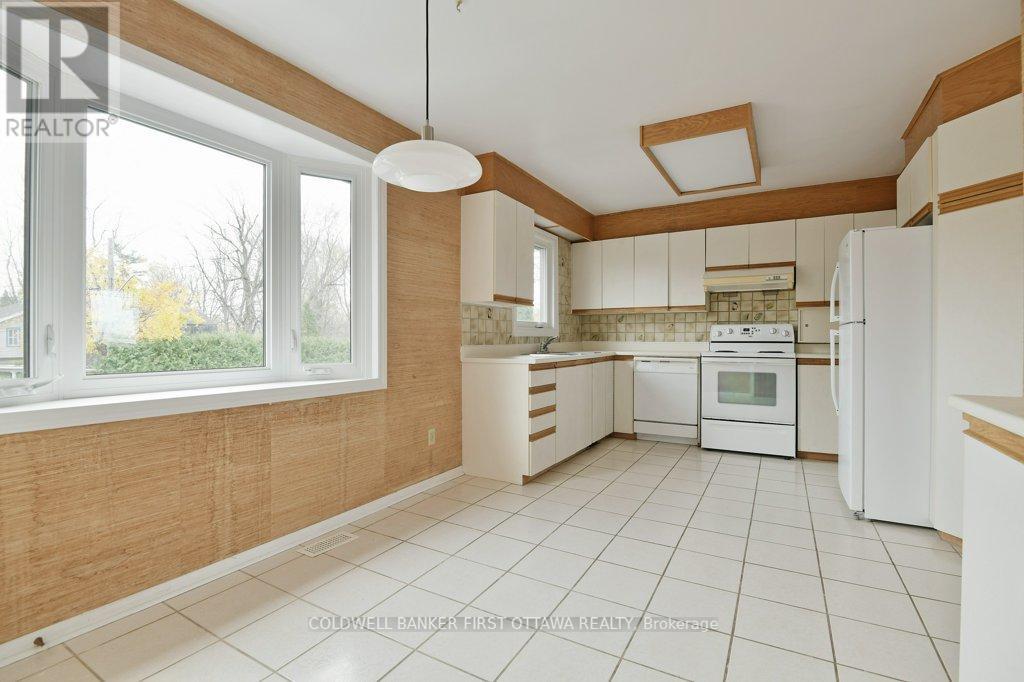 202 Kehoe Street, Ottawa, Ontario  K2B 6A5 - Photo 8 - X12194256