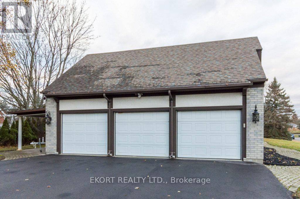 24 Kaiser Court, Belleville, Ontario  K8P 5G3 - Photo 38 - X12194001