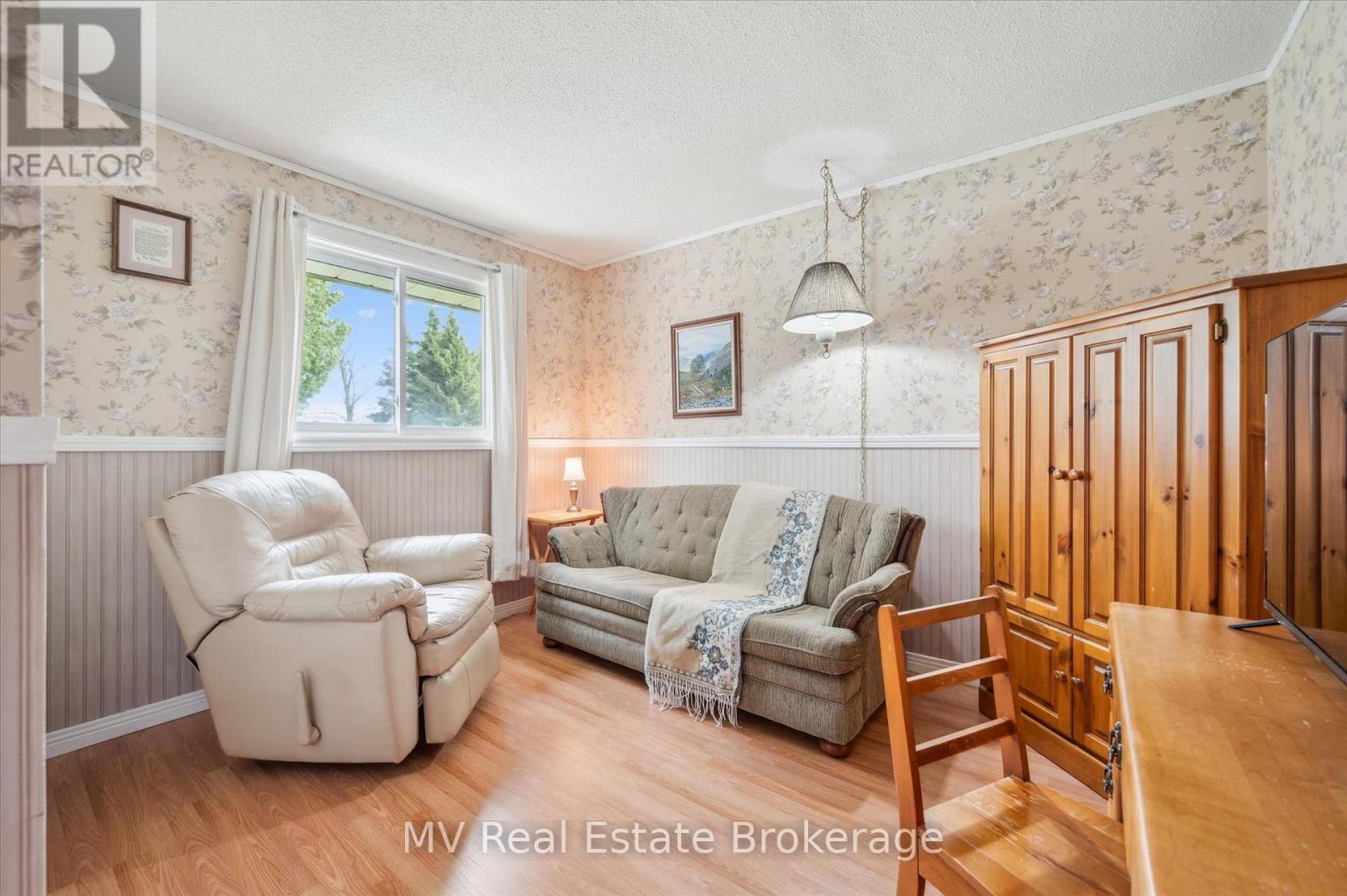 524 Walker Street, Centre Wellington, Ontario  N1M 3J1 - Photo 13 - X12194268