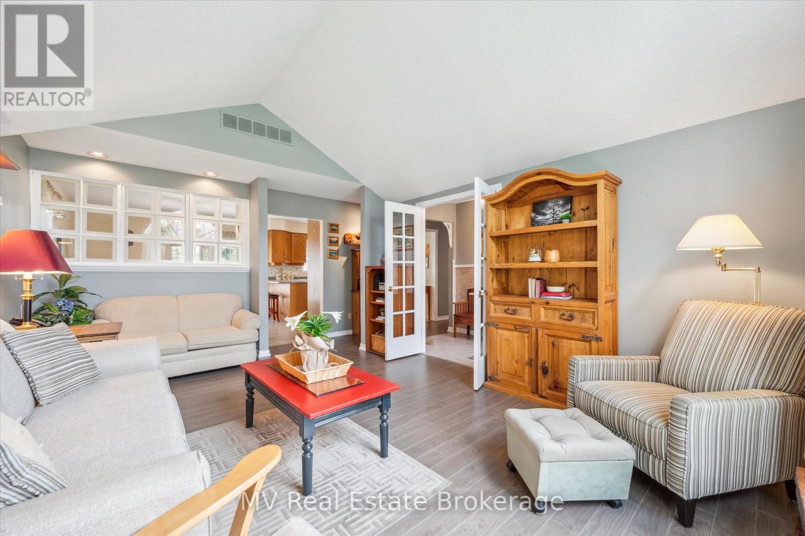 524 Walker Street, Centre Wellington, Ontario  N1M 3J1 - Photo 6 - X12194268