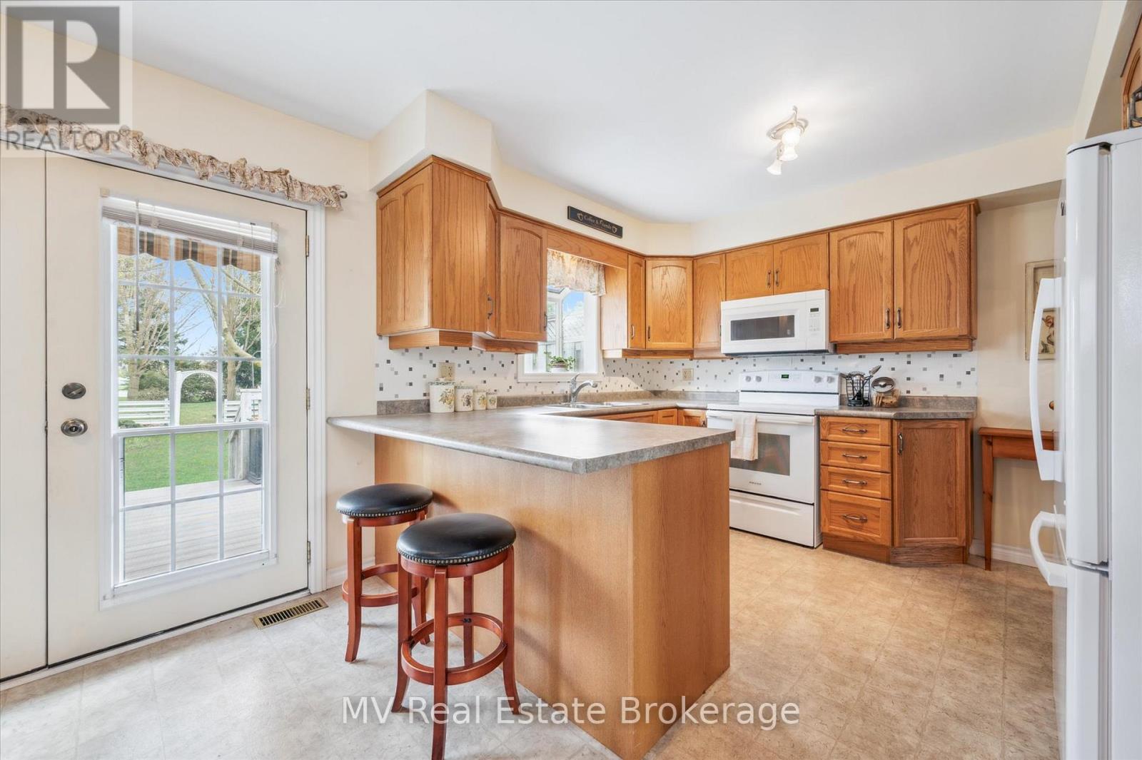524 Walker Street, Centre Wellington, Ontario  N1M 3J1 - Photo 7 - X12194268