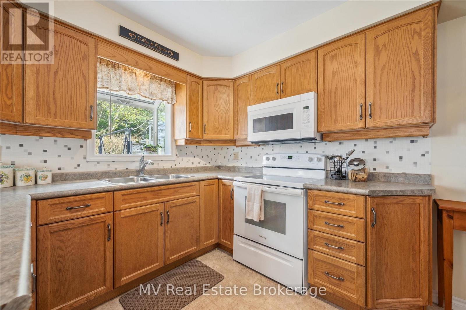 524 Walker Street, Centre Wellington, Ontario  N1M 3J1 - Photo 8 - X12194268