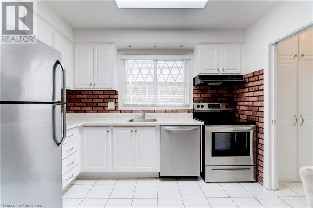 58 Goldfinch Road, Hamilton, Ontario  L9A 3W7 - Photo 11 - 40737154