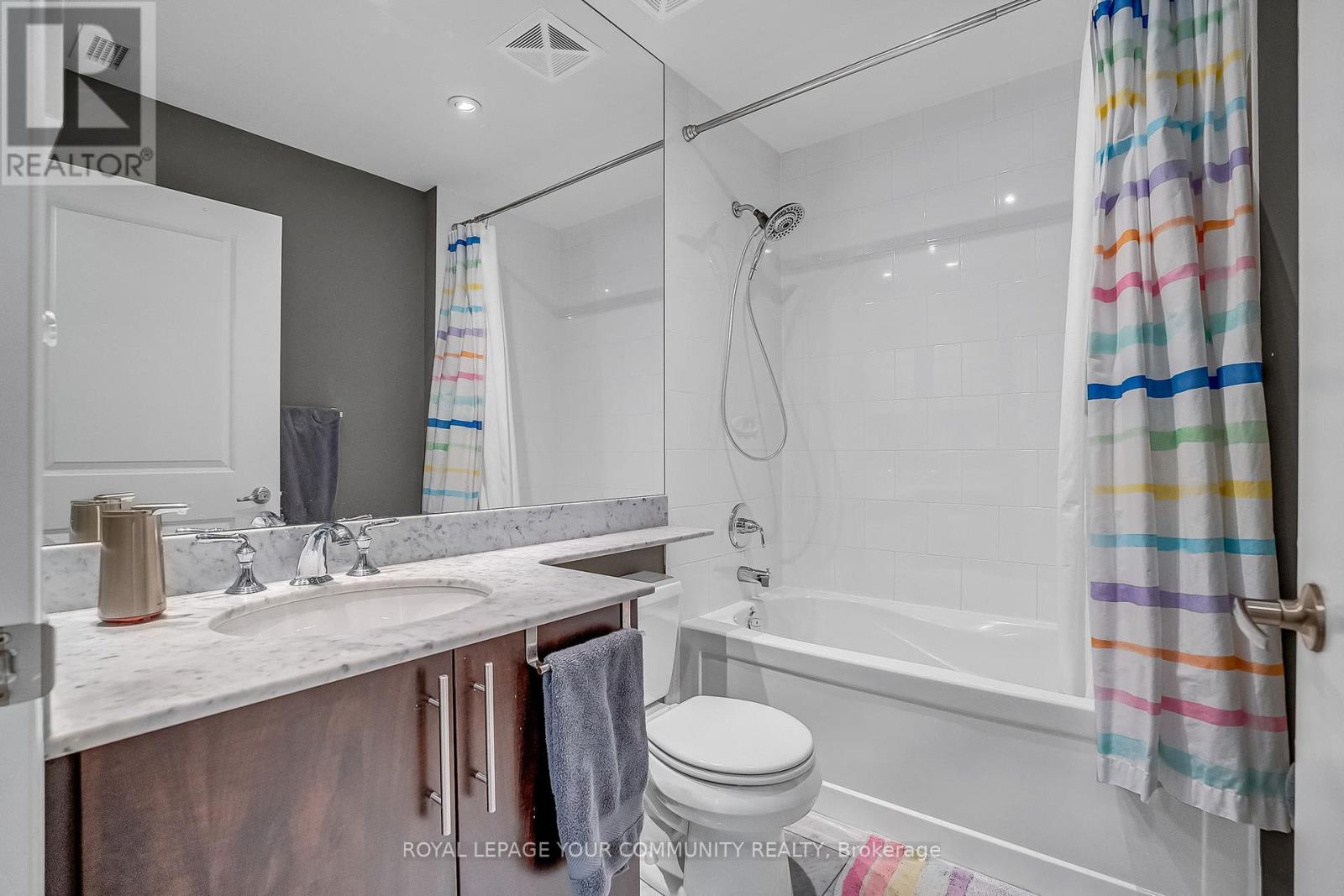 Town House 8 - 18 Grand Magazine Street, Toronto, Ontario  M5V 1B4 - Photo 25 - C12194244
