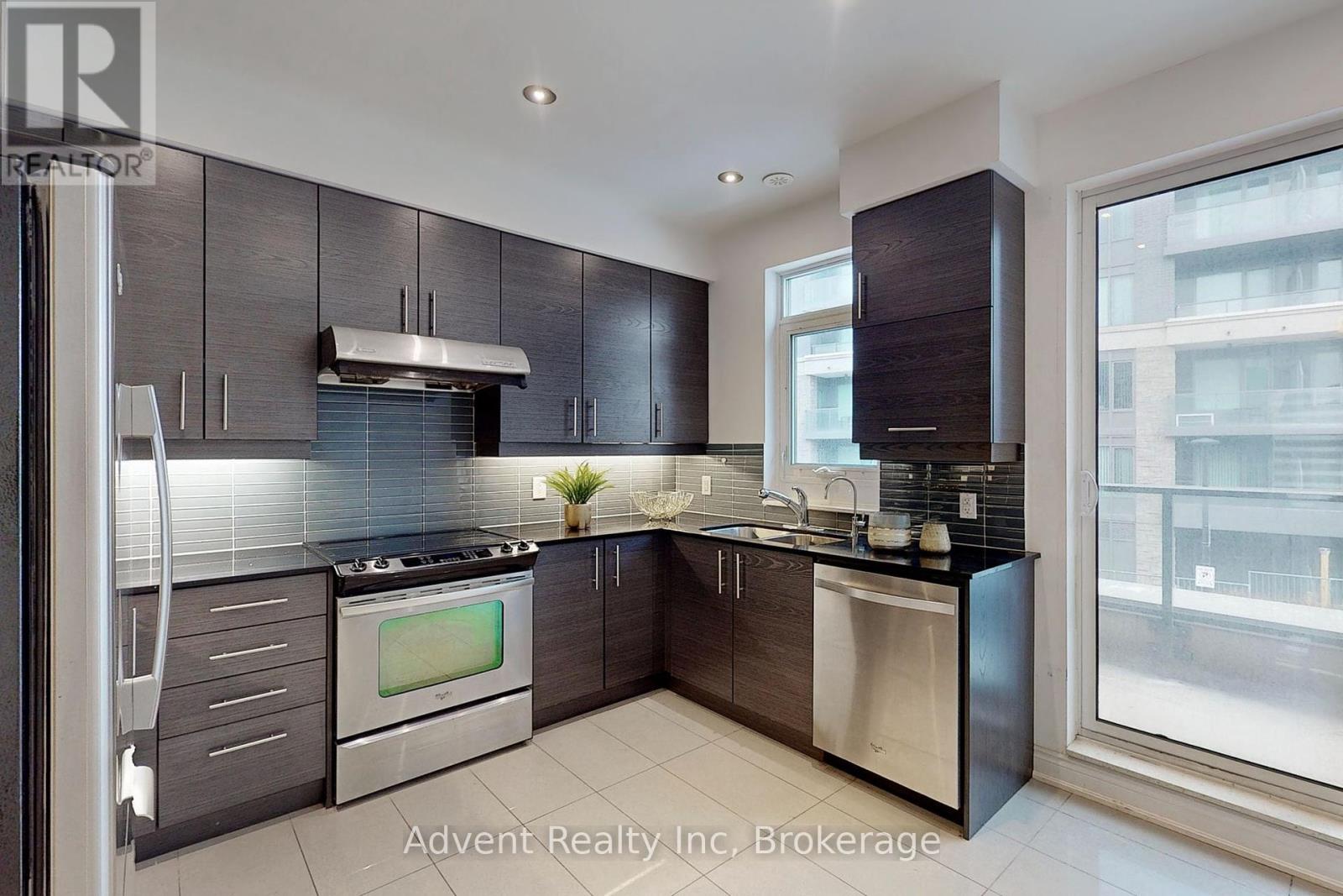 281 South Park Road, Markham, Ontario  L3T 0B9 - Photo 13 - N12194202