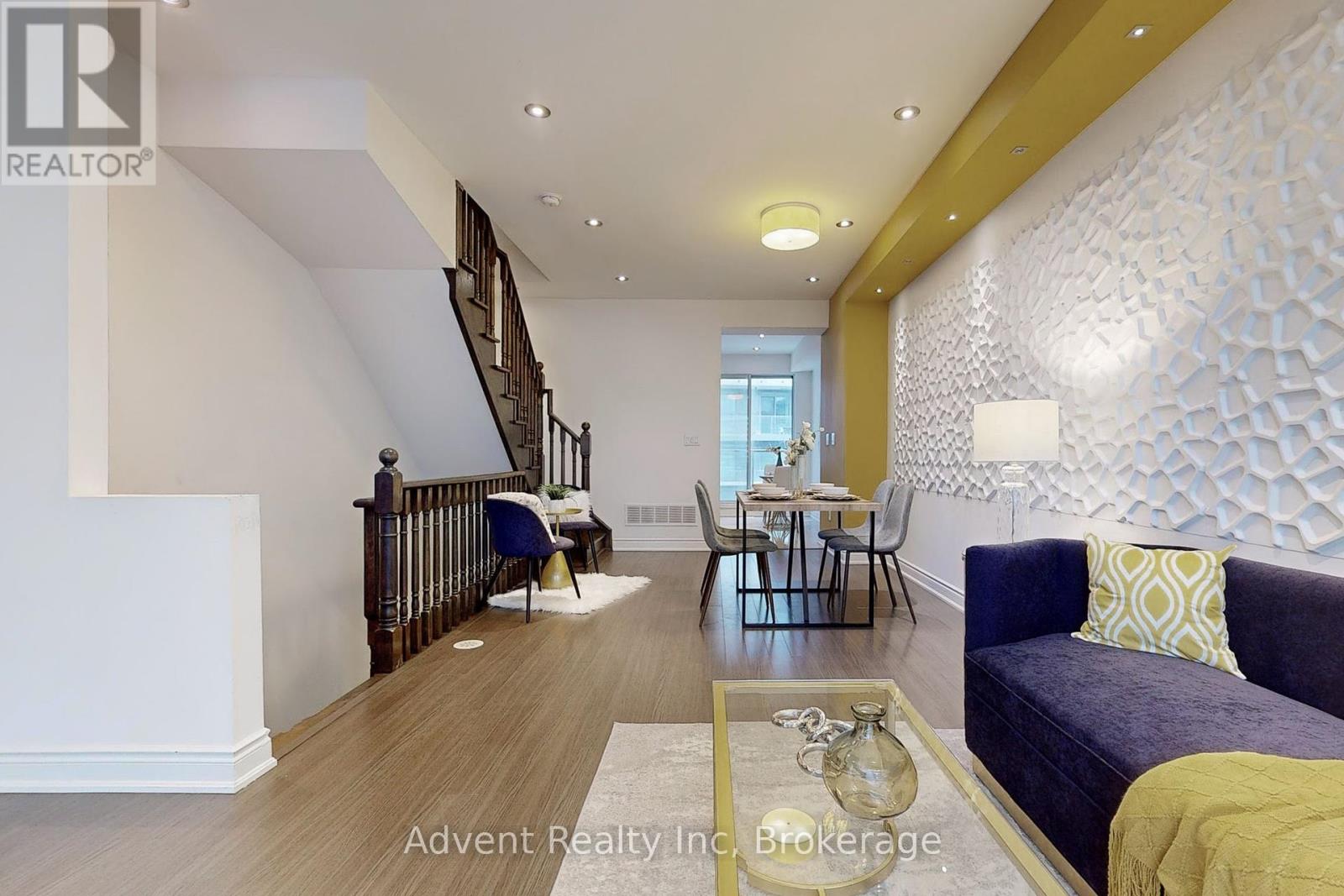 281 South Park Road, Markham, Ontario  L3T 0B9 - Photo 7 - N12194202