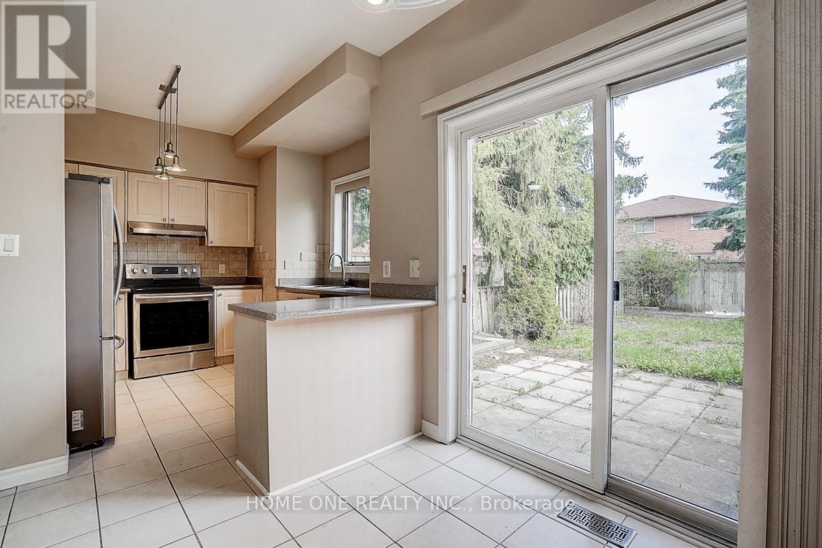 26 Pairash Avenue, Richmond Hill, Ontario  L4C 0N1 - Photo 8 - N12194232