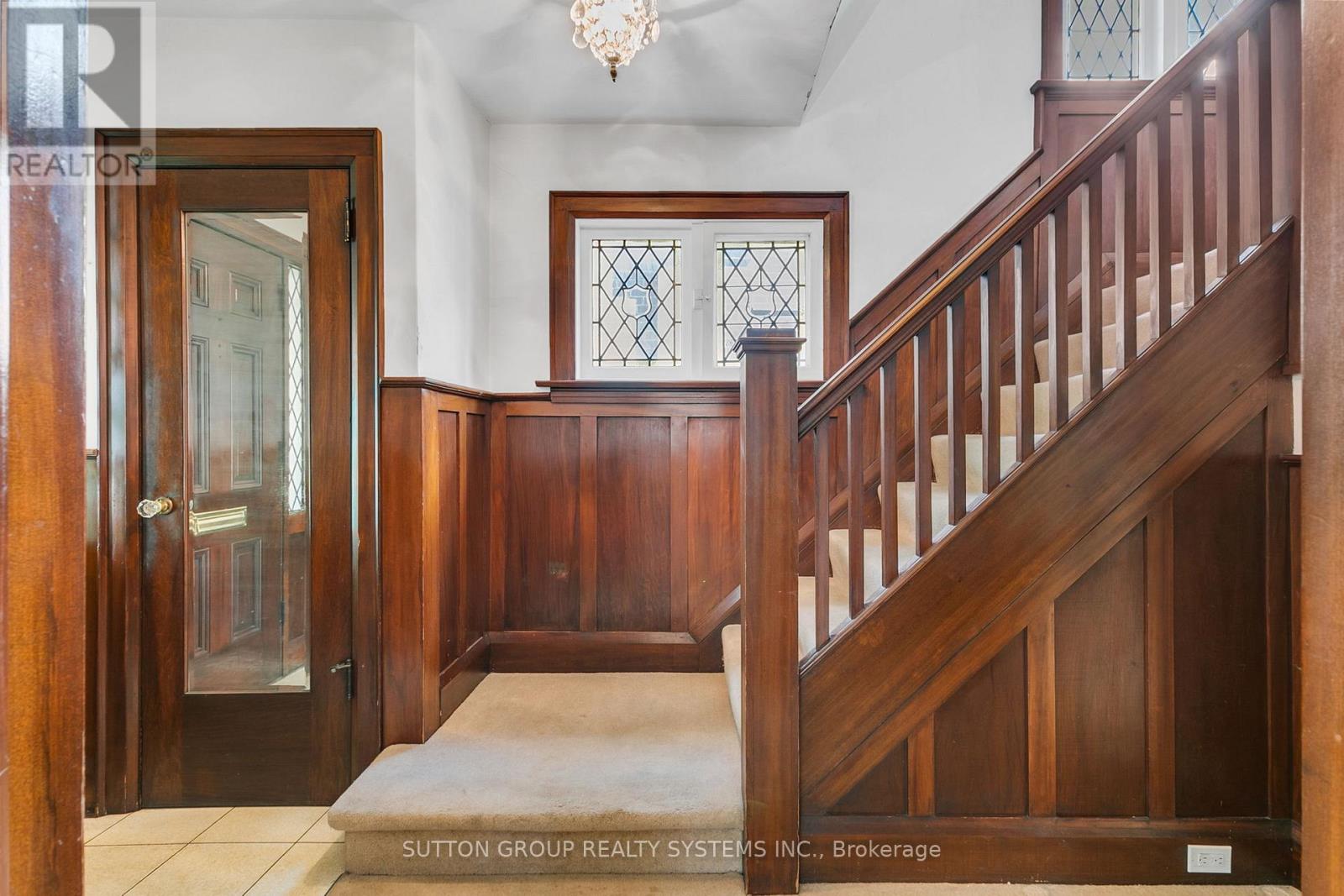 34 Old Mill Drive, Toronto, Ontario  M6A 4J9 - Photo 13 - W12194220