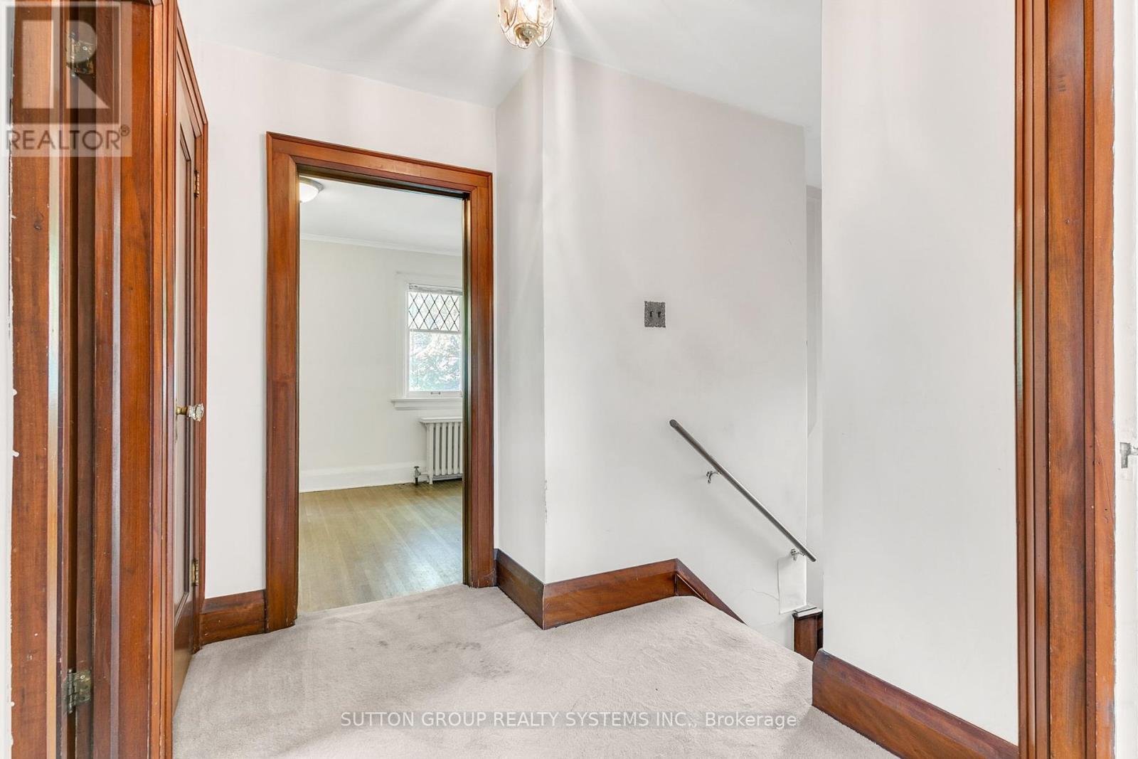34 Old Mill Drive, Toronto, Ontario  M6A 4J9 - Photo 14 - W12194220