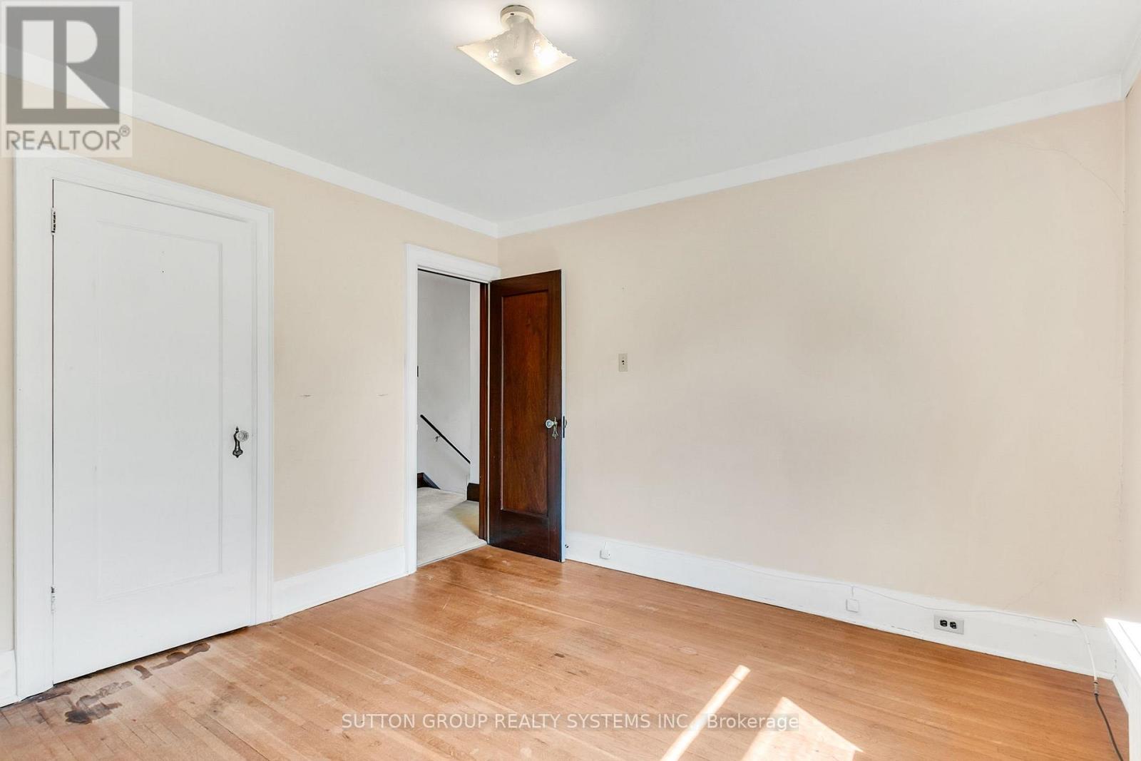34 Old Mill Drive, Toronto, Ontario  M6A 4J9 - Photo 17 - W12194220