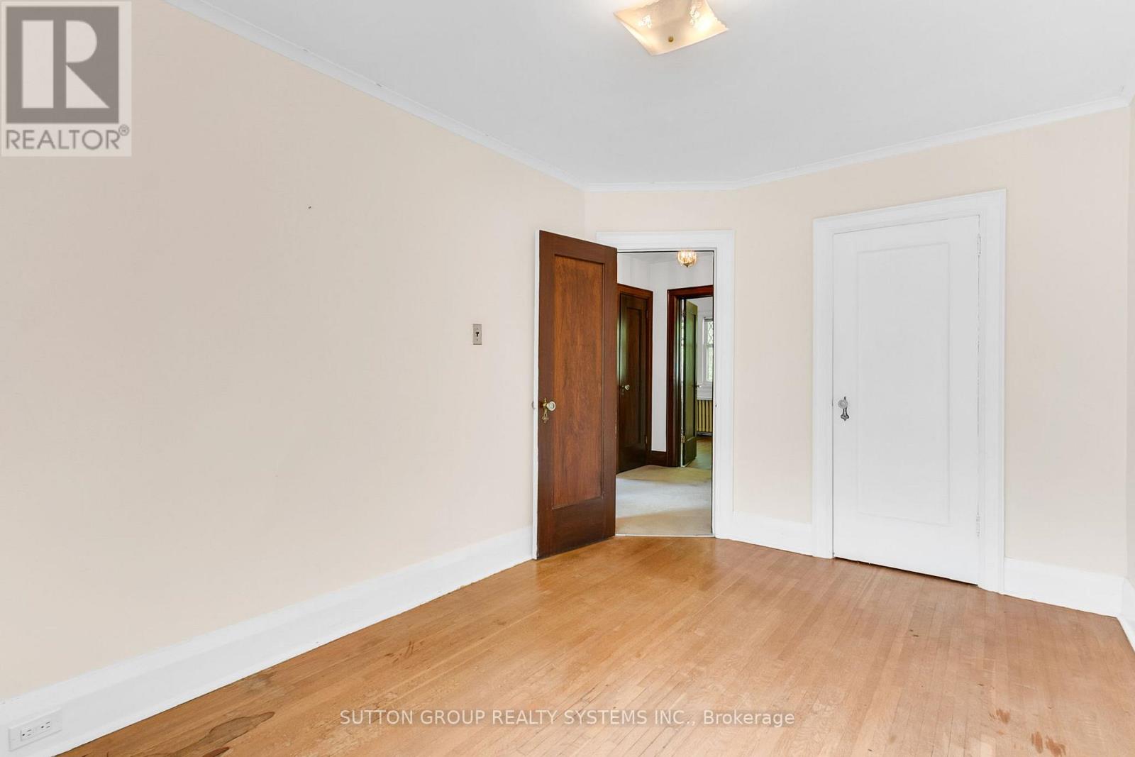 34 Old Mill Drive, Toronto (Lambton Baby Point), Ontario  M6A 4J9 - Photo 19 - W12194220