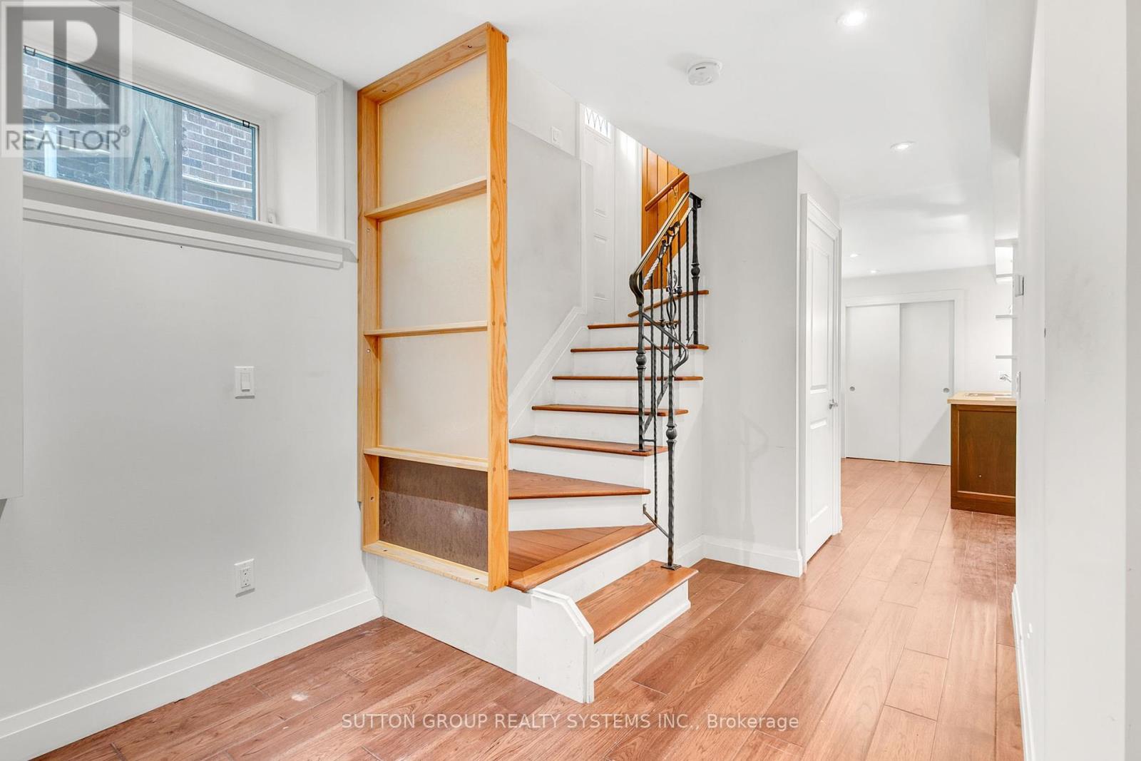 34 Old Mill Drive, Toronto, Ontario  M6A 4J9 - Photo 21 - W12194220