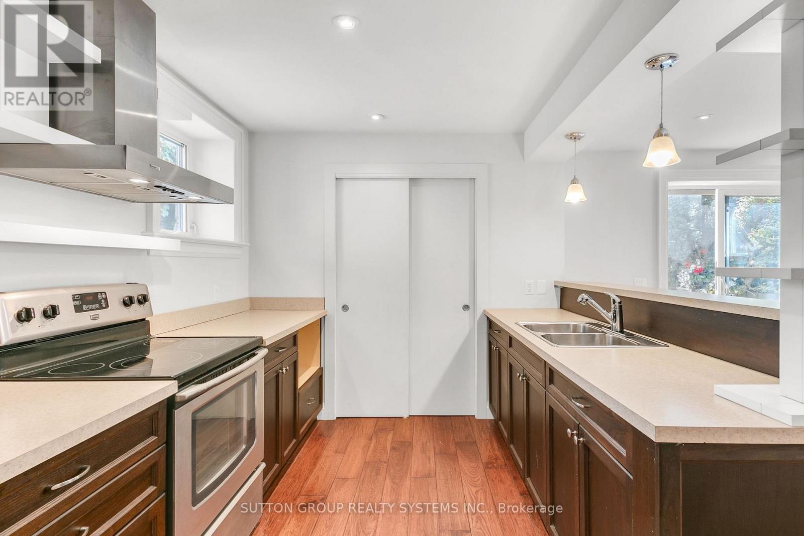 34 Old Mill Drive, Toronto, Ontario  M6A 4J9 - Photo 24 - W12194220