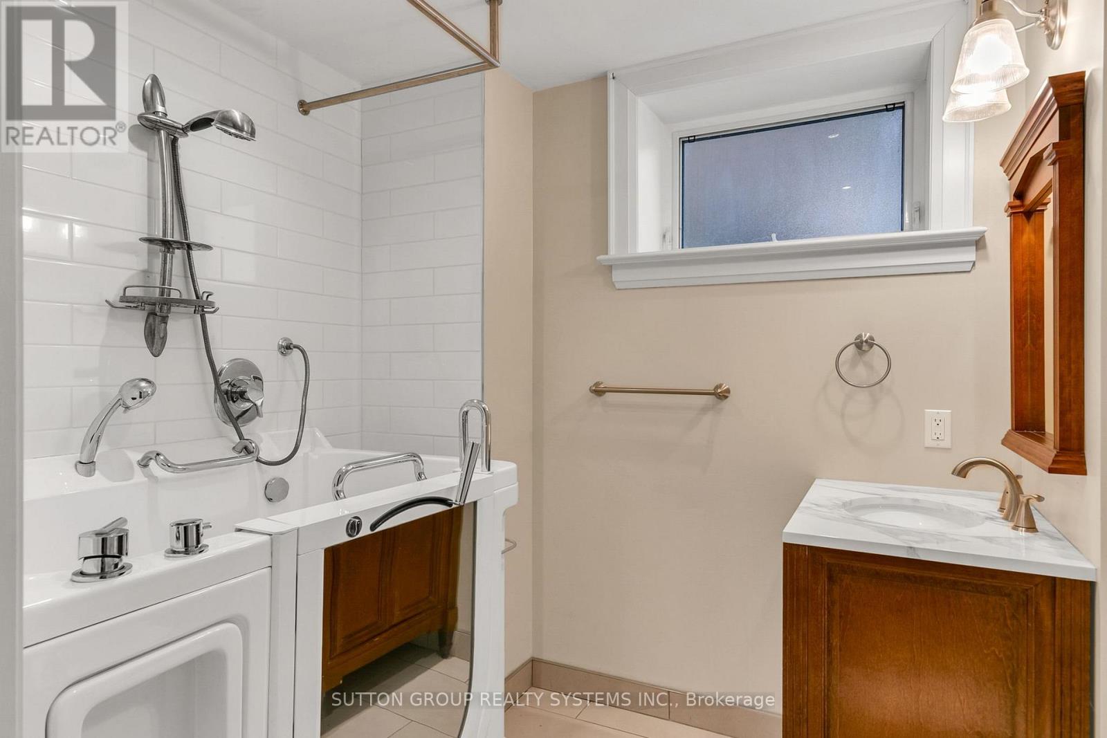 34 Old Mill Drive, Toronto, Ontario  M6A 4J9 - Photo 26 - W12194220