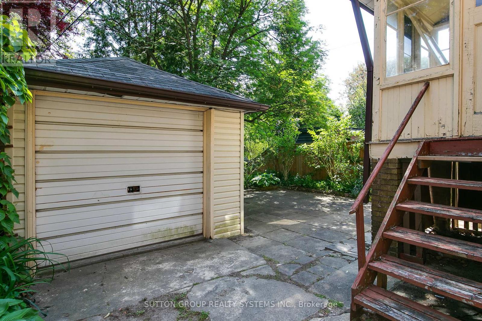 34 Old Mill Drive, Toronto, Ontario  M6A 4J9 - Photo 27 - W12194220