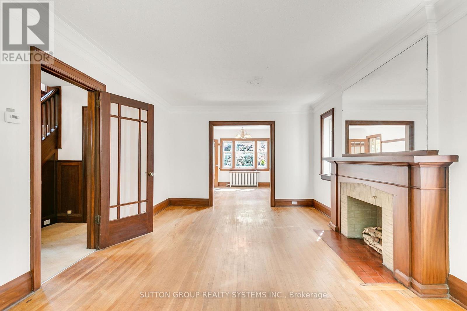 34 Old Mill Drive, Toronto, Ontario  M6A 4J9 - Photo 7 - W12194220