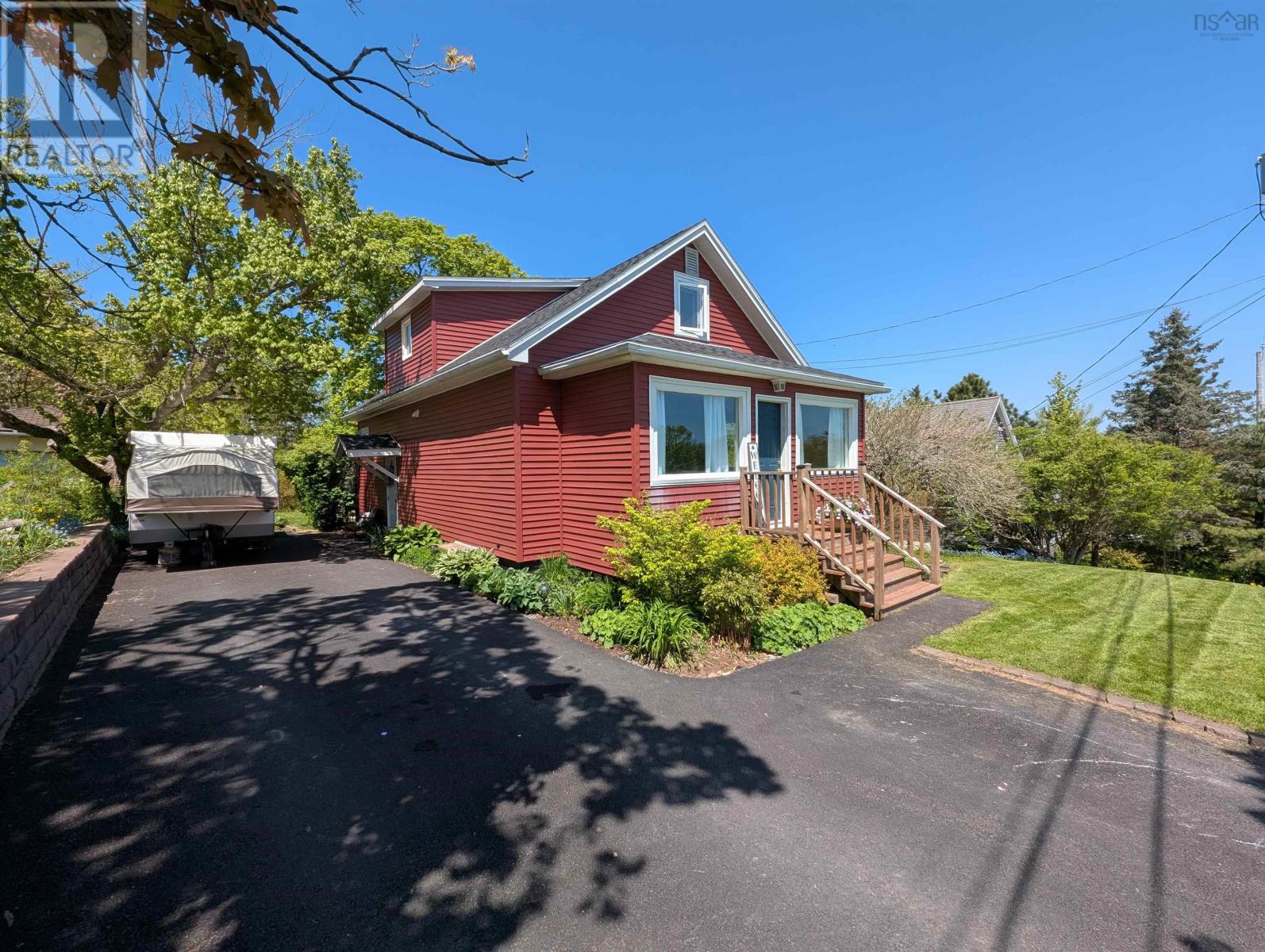 Property at 11 Ettinger Hill image 1