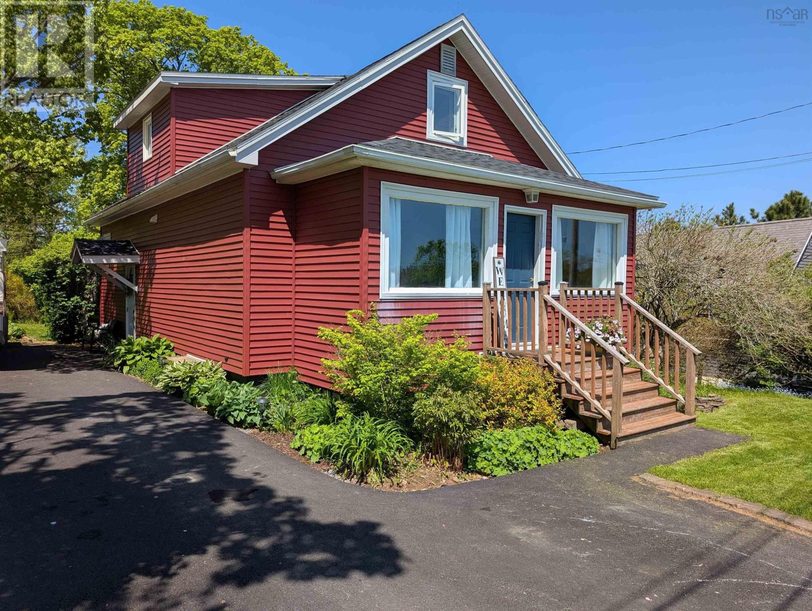 Property at 11 Ettinger Hill image 2