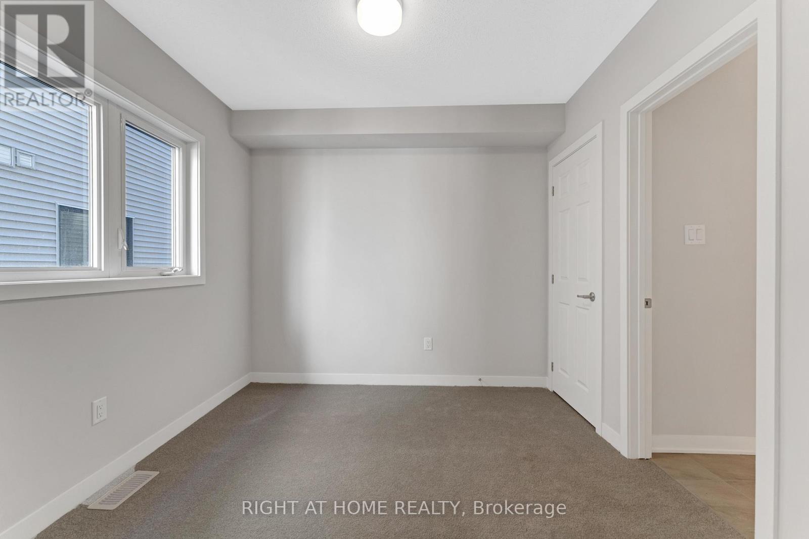 705 Quilter Row, Ottawa, Ontario  K0A 2Z0 - Photo 10 - X12194197