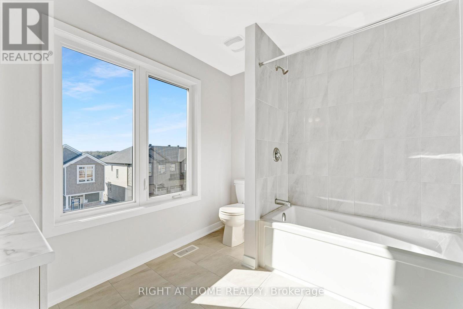 705 Quilter Row, Ottawa, Ontario  K0A 2Z0 - Photo 12 - X12194197