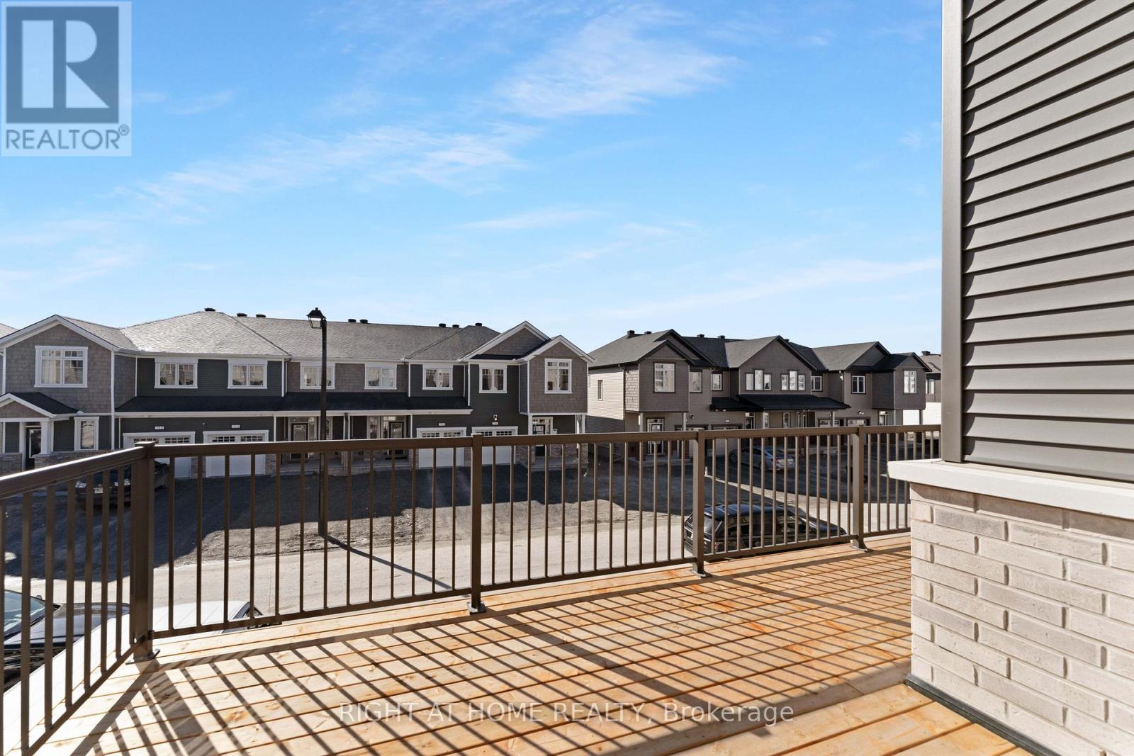705 Quilter Row, Ottawa, Ontario  K0A 2Z0 - Photo 18 - X12194197