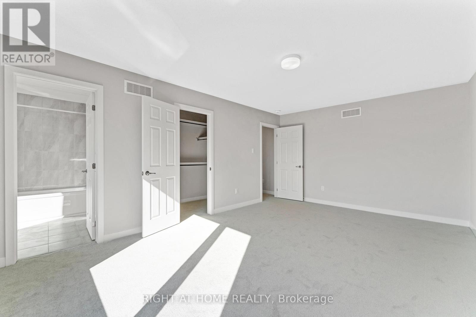 705 Quilter Row, Ottawa, Ontario  K0A 2Z0 - Photo 24 - X12194197