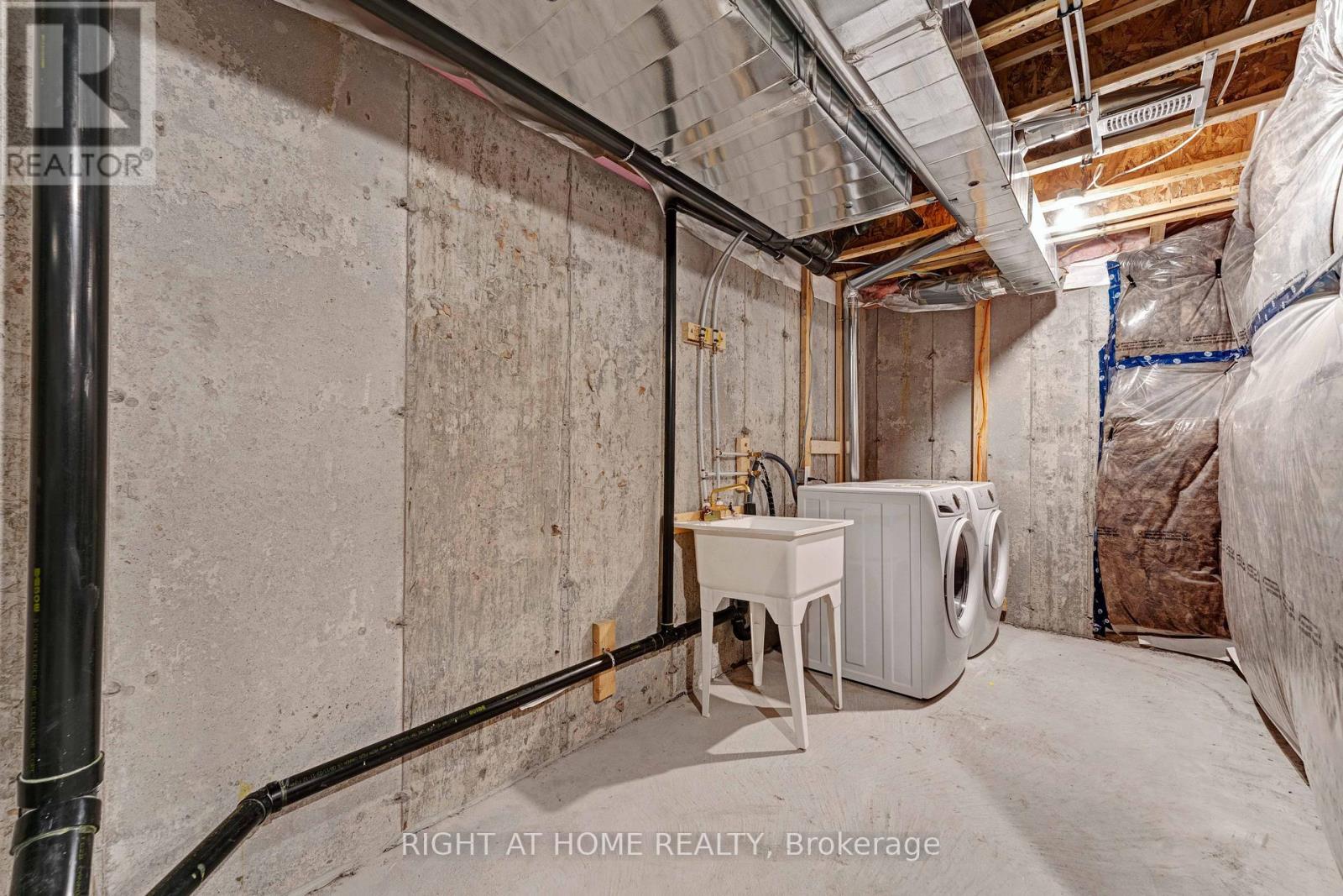 705 Quilter Row, Ottawa, Ontario  K0A 2Z0 - Photo 30 - X12194197