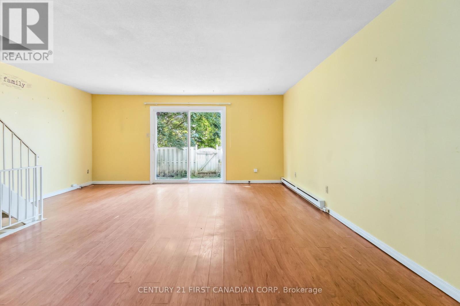 Photo 4 of 28 for 118 Monmore Road